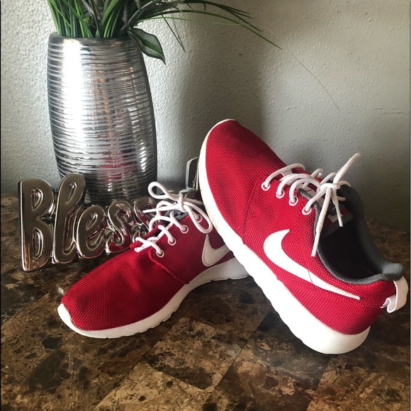Nike Shoes - NIKE SHOES 5.5 Y